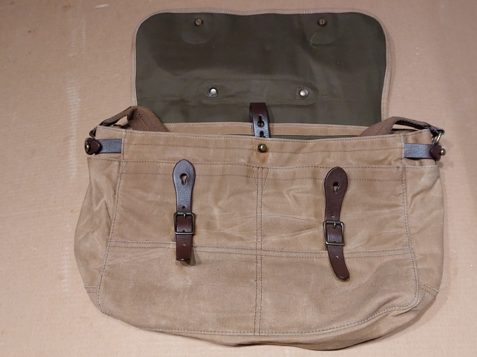 NWT J Crew Khaki Abingdon Waxed Canvas Messenger Bag Laptop F1415