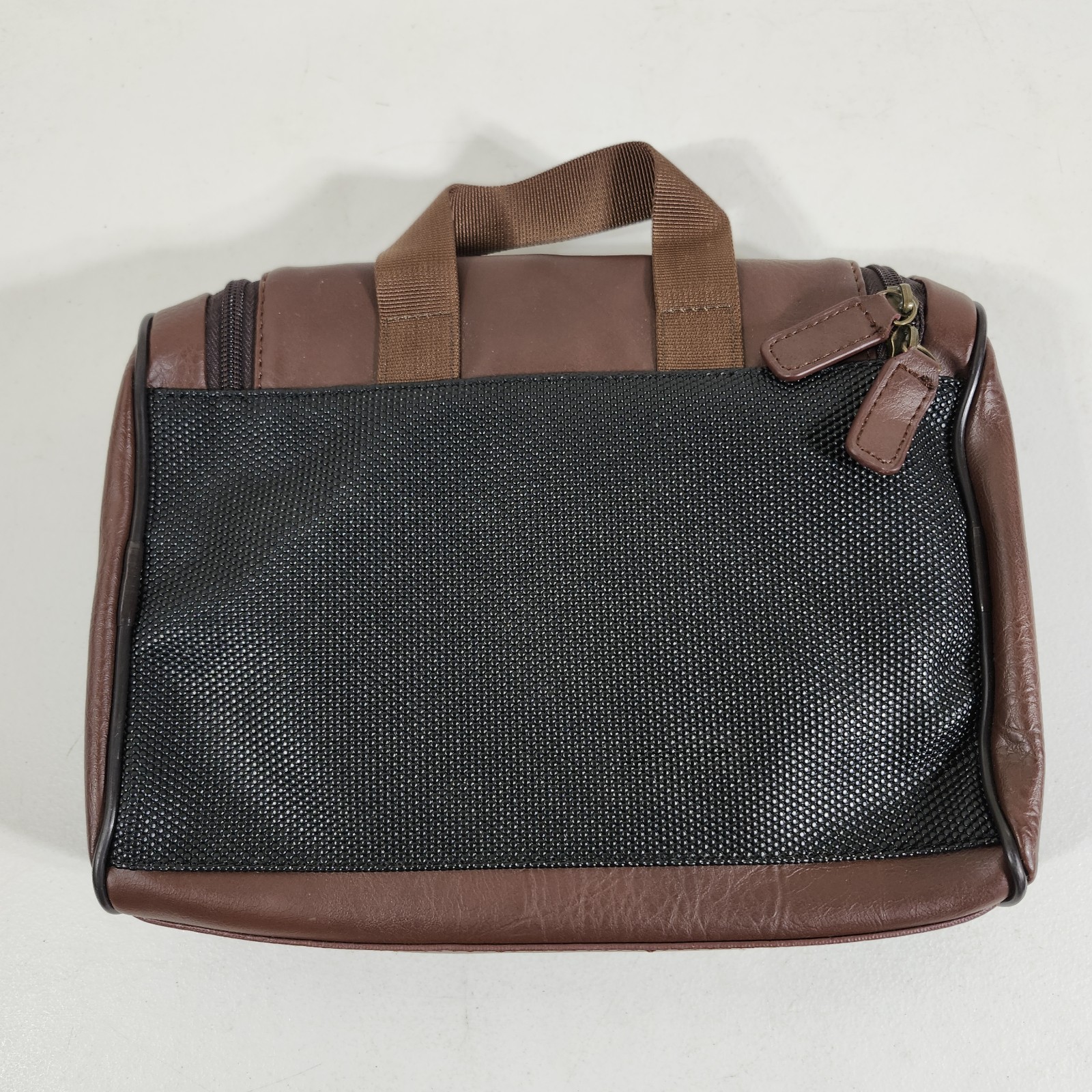 Perry Ellis Portfolio Toiletry Bag Brown Faux Leather 10″x7″