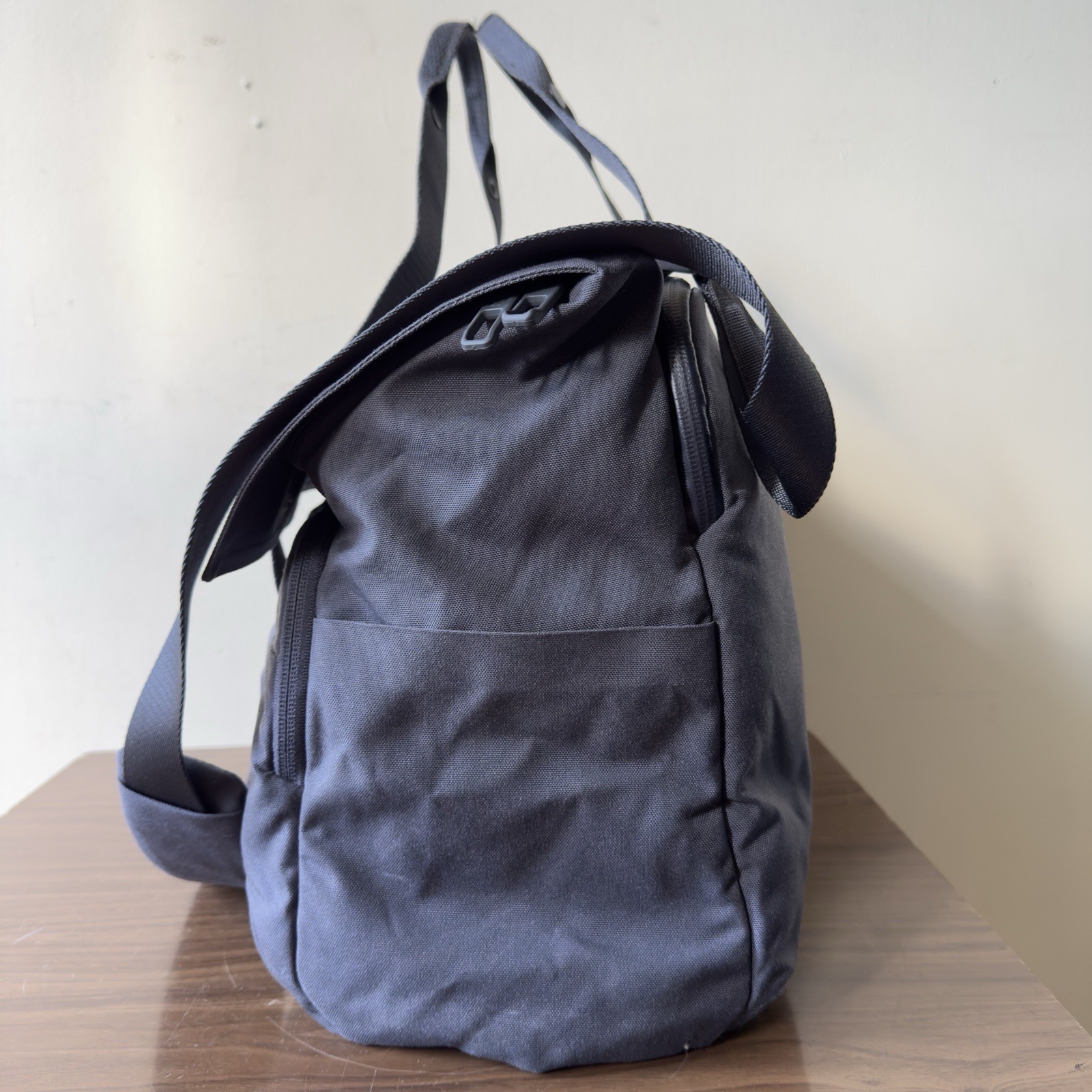Lululemon Early Embark Duffel 27L Deep Coal Nylon Laptop Travel Gym Bag