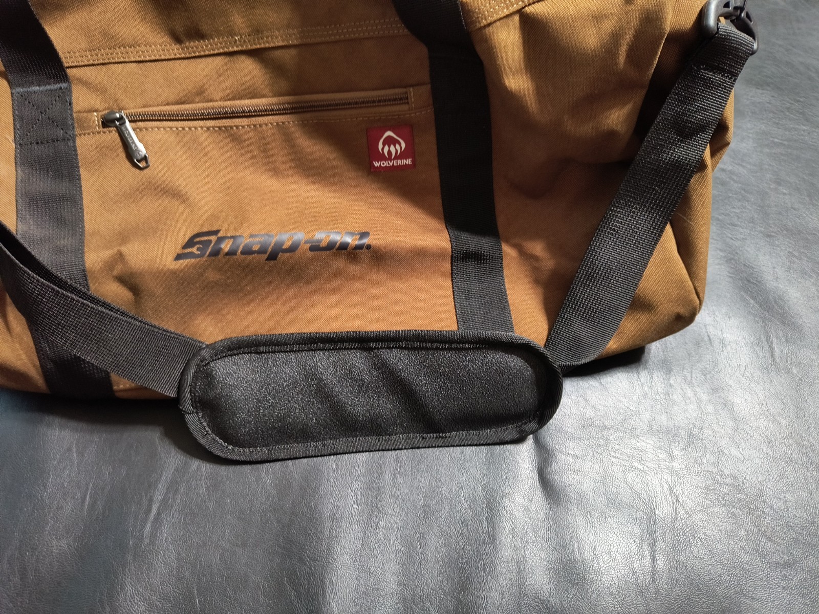 NEW WOLVERINE 22 Inch Center Zip Duffel Bag High-Density Canvas w/ Snap-on Logo