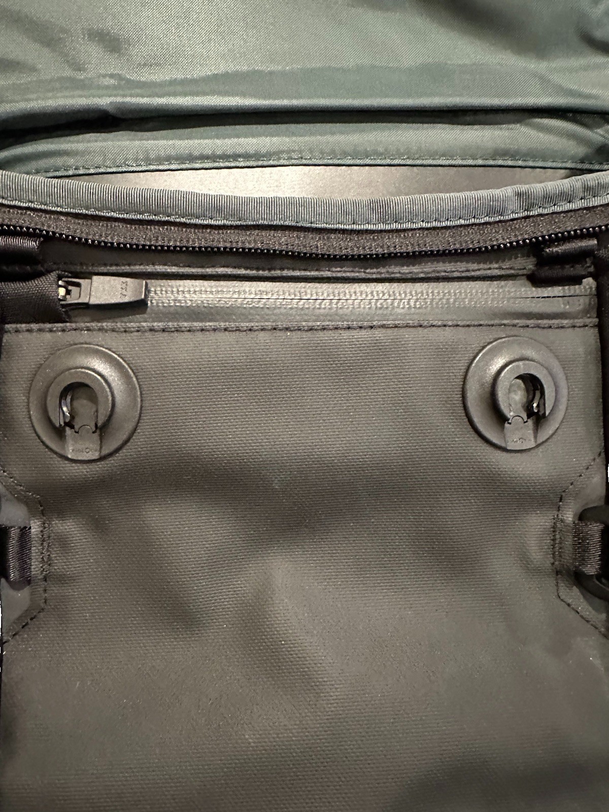Mint Boundary Supply Errant Pack 22L Black LaptopTech TravelBackpack Bag LikeNew