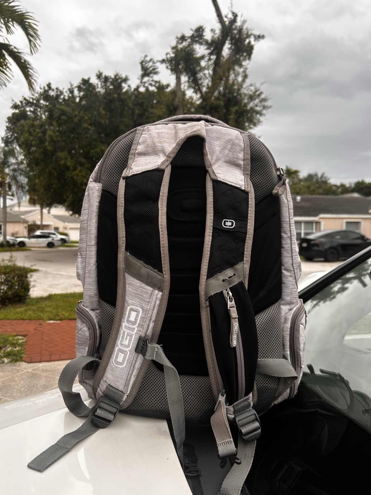 OGIO Gray Unisex Backpack Zip Closure Padded Adjustable Straps Pockets