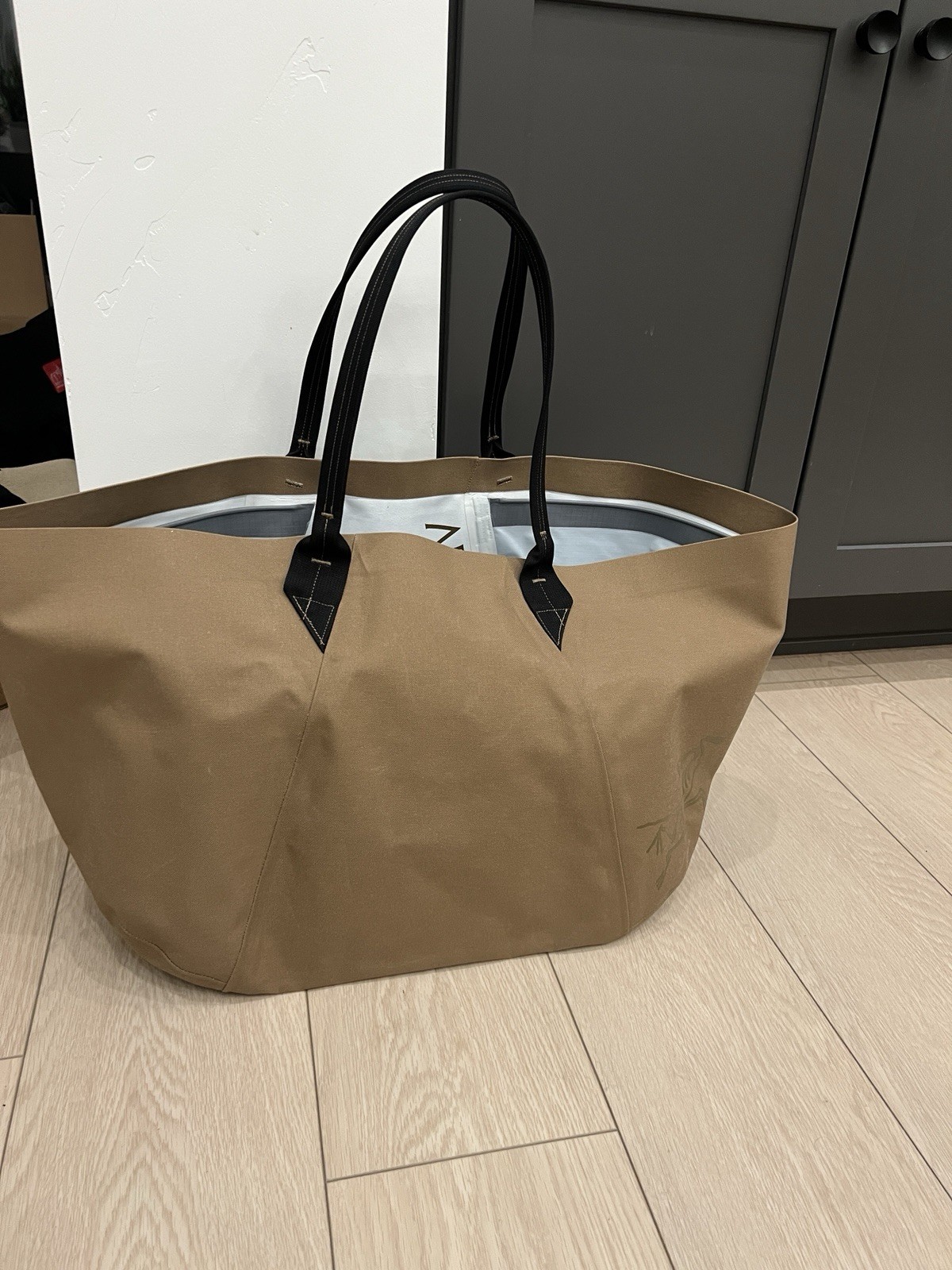 Arcteryx Carrier 45 Gear Tote Commute Traveling Heavy Duty Durable Brown