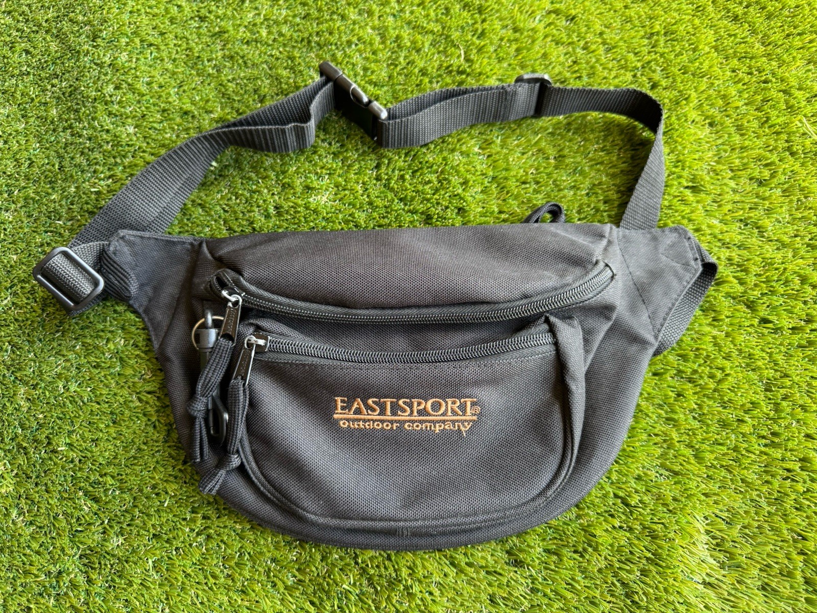 Vintage NWOT Eastsport Fanny Pack Adjustable Waist Belt Bag Black 3 Compartments