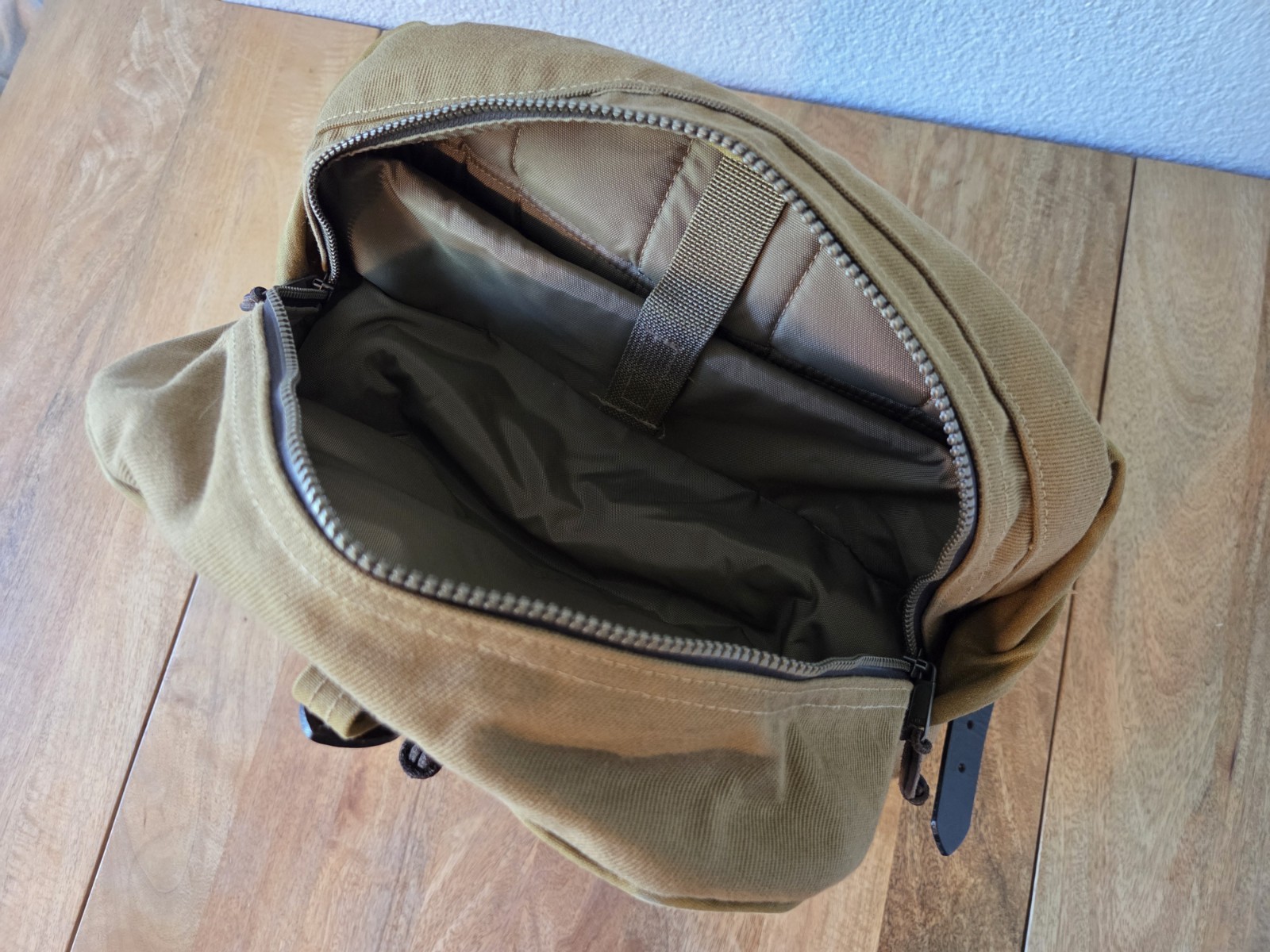 Filson Magnum Photographer’s Backpack | NWOT | Limited Edition | Tan | USA Made