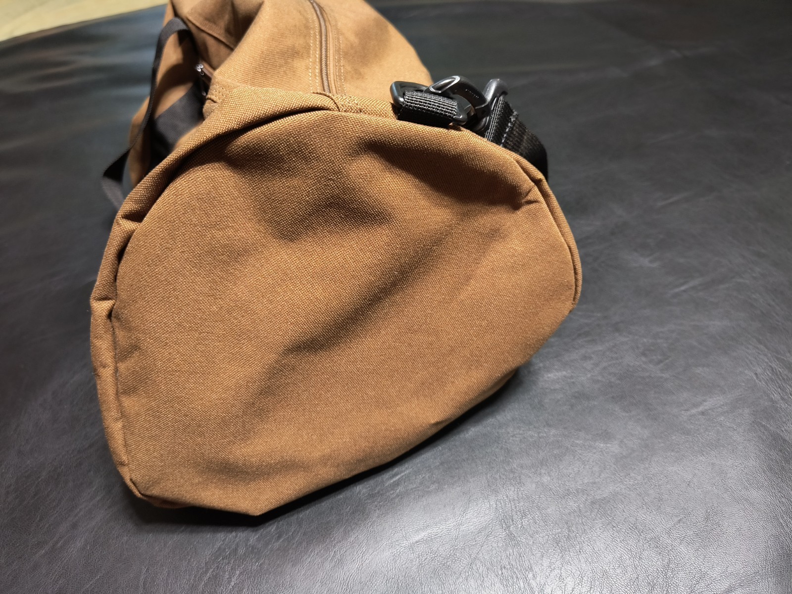 NEW WOLVERINE 22 Inch Center Zip Duffel Bag High-Density Canvas w/ Snap-on Logo