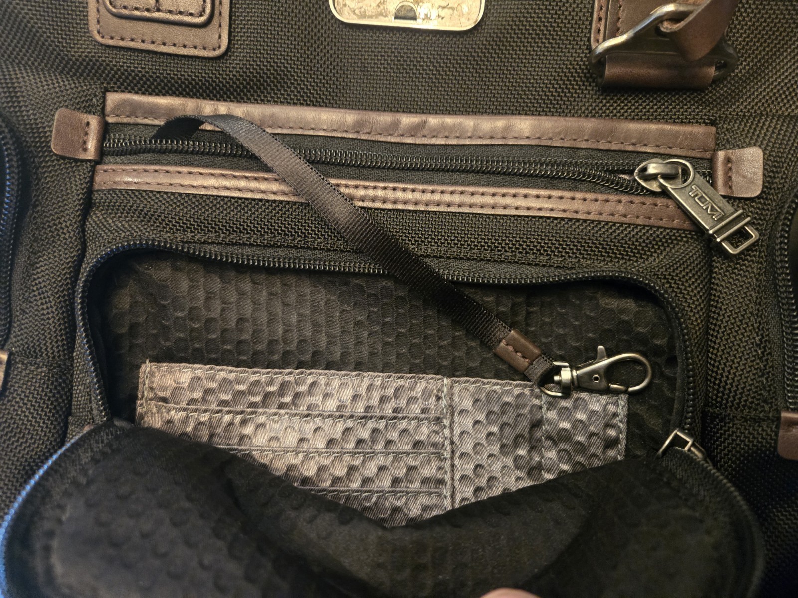 Tumi Briefcase Bag Laptop Silver Hardware Blake W Brown Leathet Accents