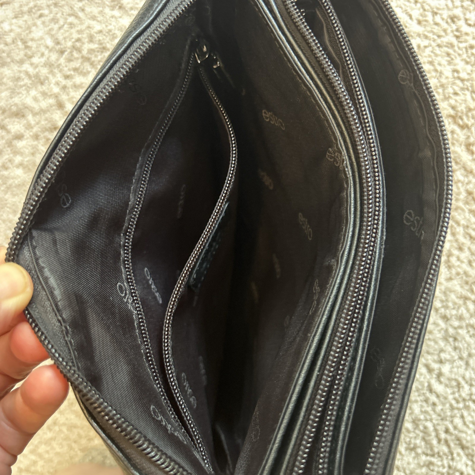 Estro black leather messenger bag W/Adjustable Strap Zip And Magnetic Close