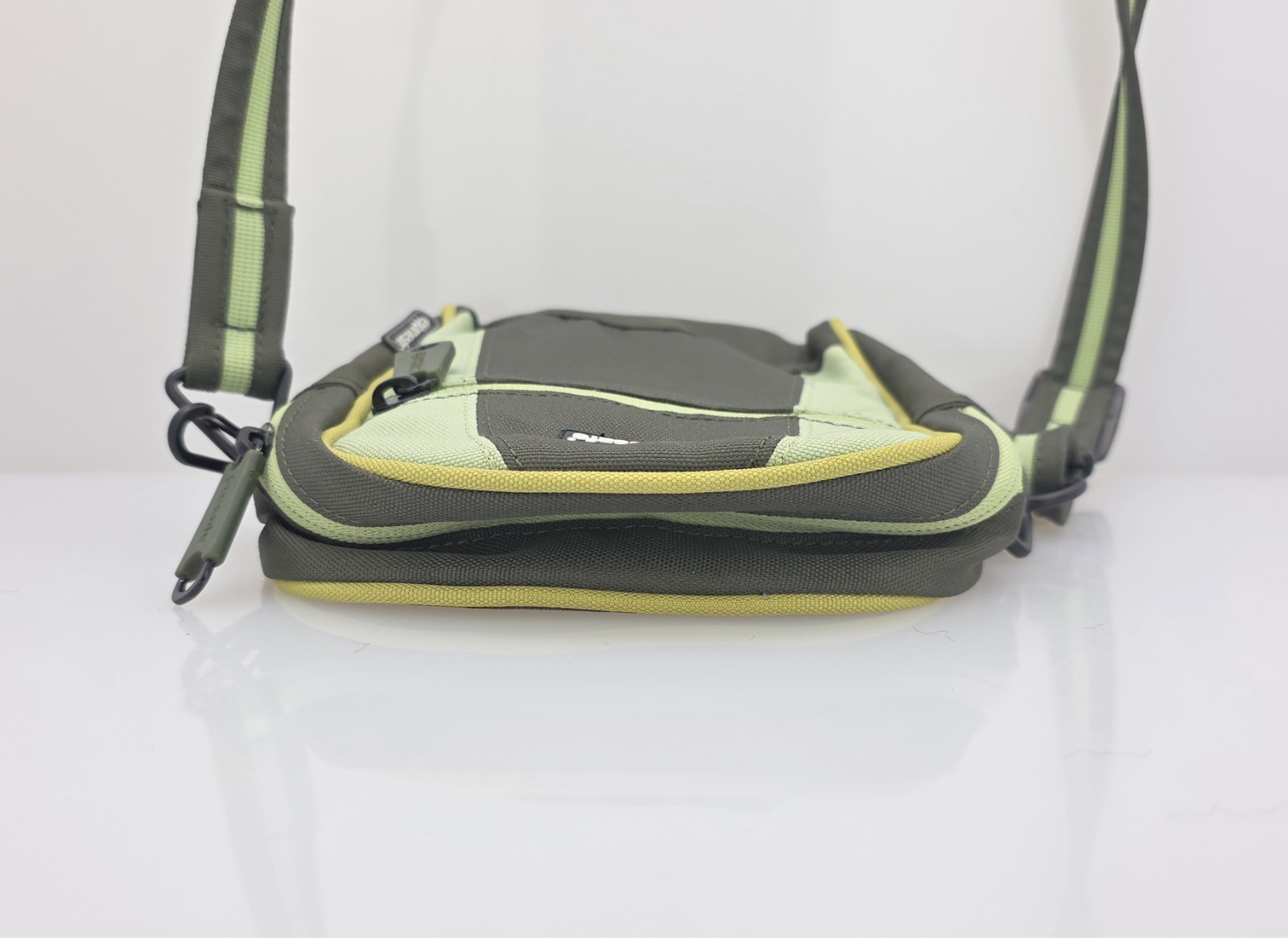 Pacsafe Metrosafe 2310 Shoulder Bag Convertible Hip Pack Exomesh Anti-Theft