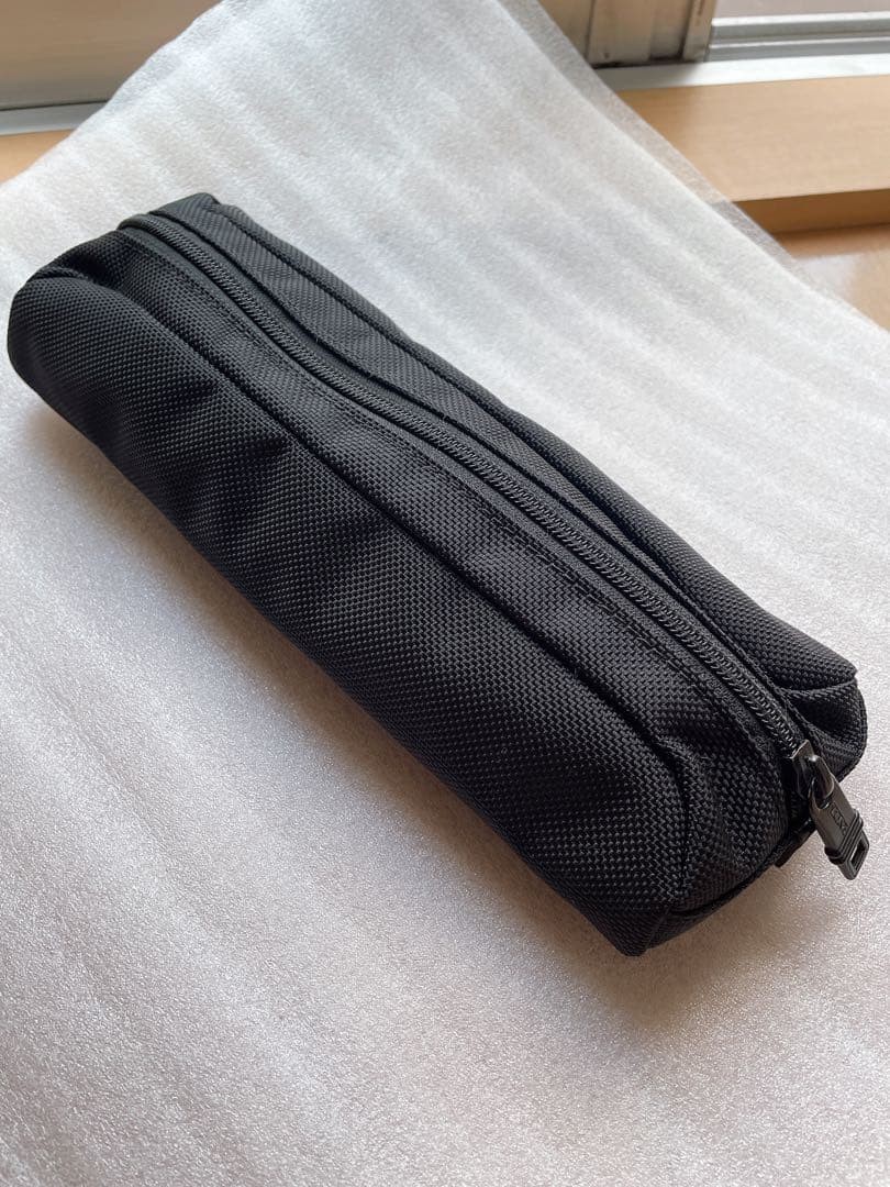TUMI Gadget Pouch Cable Case Pen Case Travel Writing Instruments