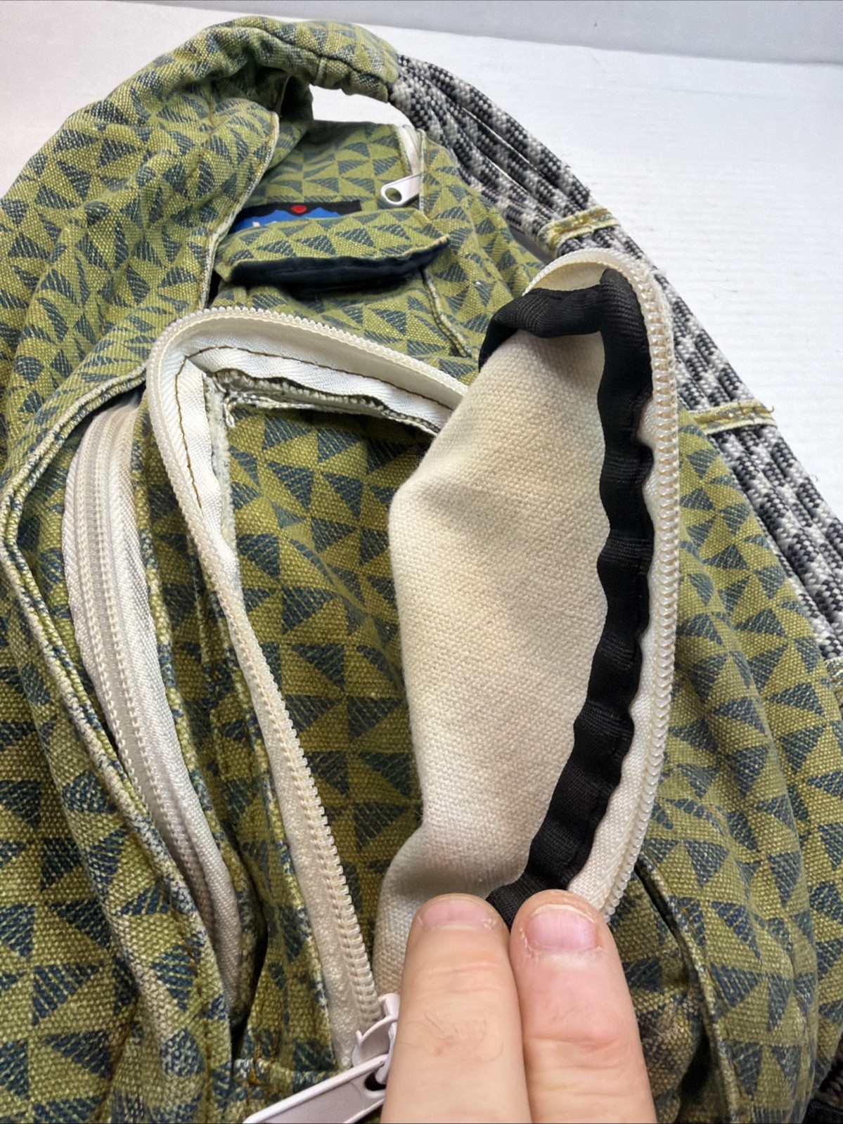 KAVU Rope Sling Bag Crossbody Backpack Outdoors Travel Hiking Unisex Canvas Pack