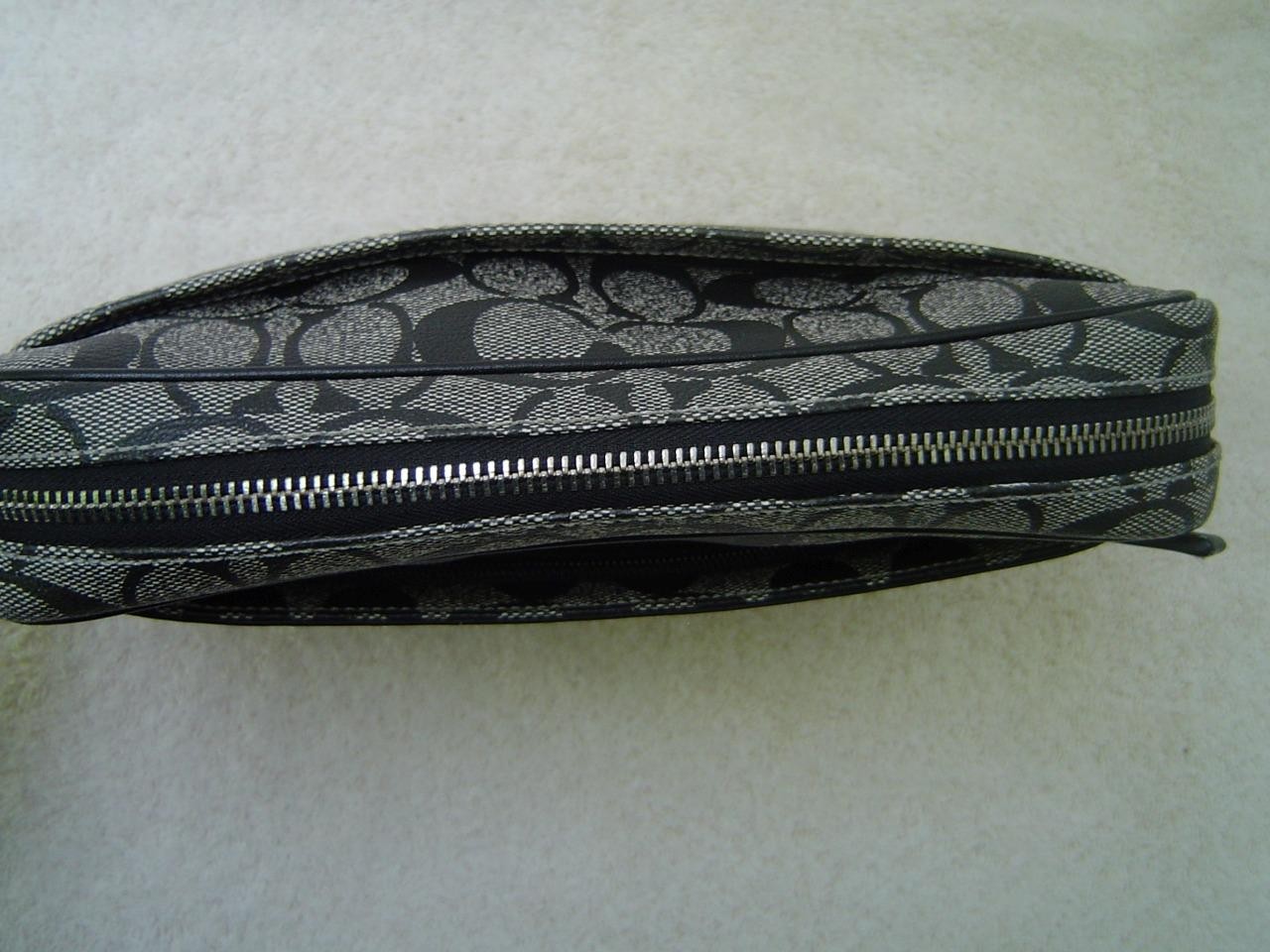 AUTHENTIC COACH MENS BLACK AND WHITE SIGNATURE STRIPE LARGE POUCH #77277 VGC
