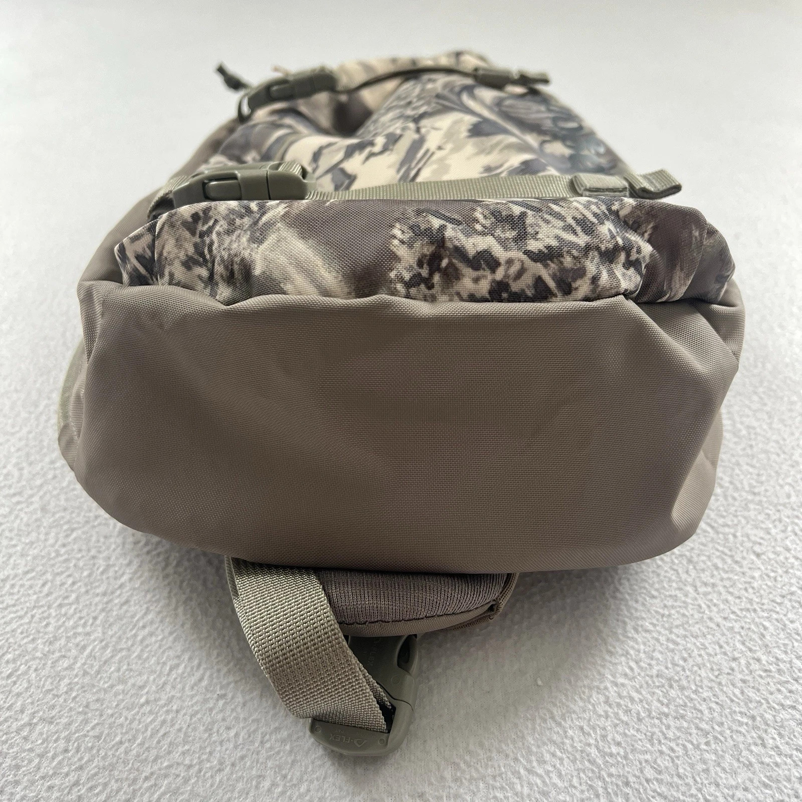 Patagonia Splashing Seas Wing Grey SPWI Print Atom Sling 8L Bag 48262 MissingTag