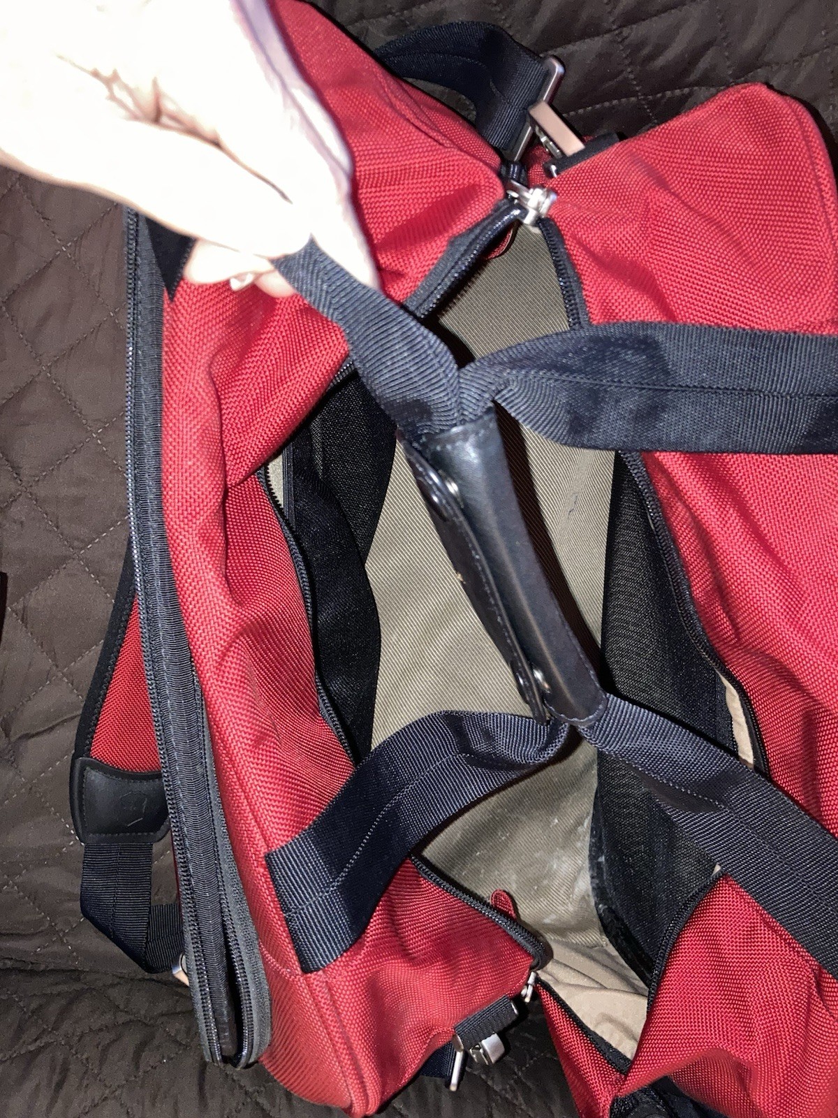 Victorinox Red Canvas Duffle Bag Luggage Carrier Zip Pockets Detachable Strap