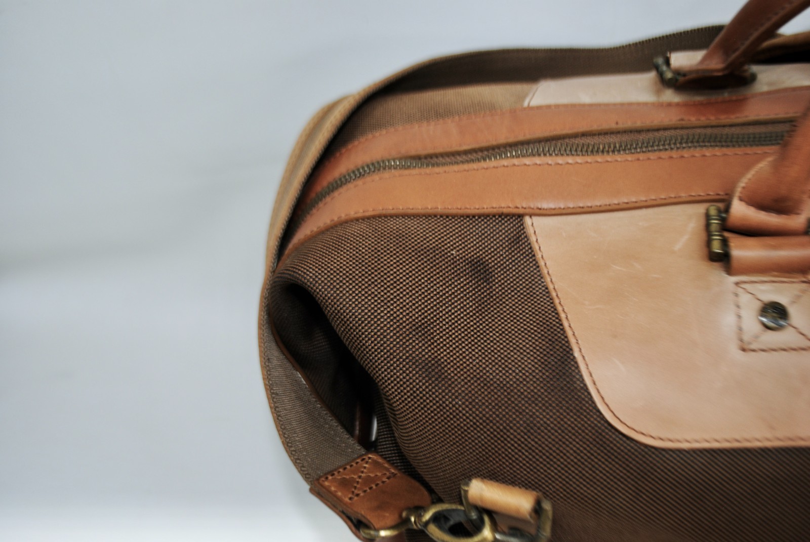 TOMMY BAHAMA DUFFLE BAG, 20″X13″10″ PACKED, FITS IN OVER HEAD COMPARTMENT