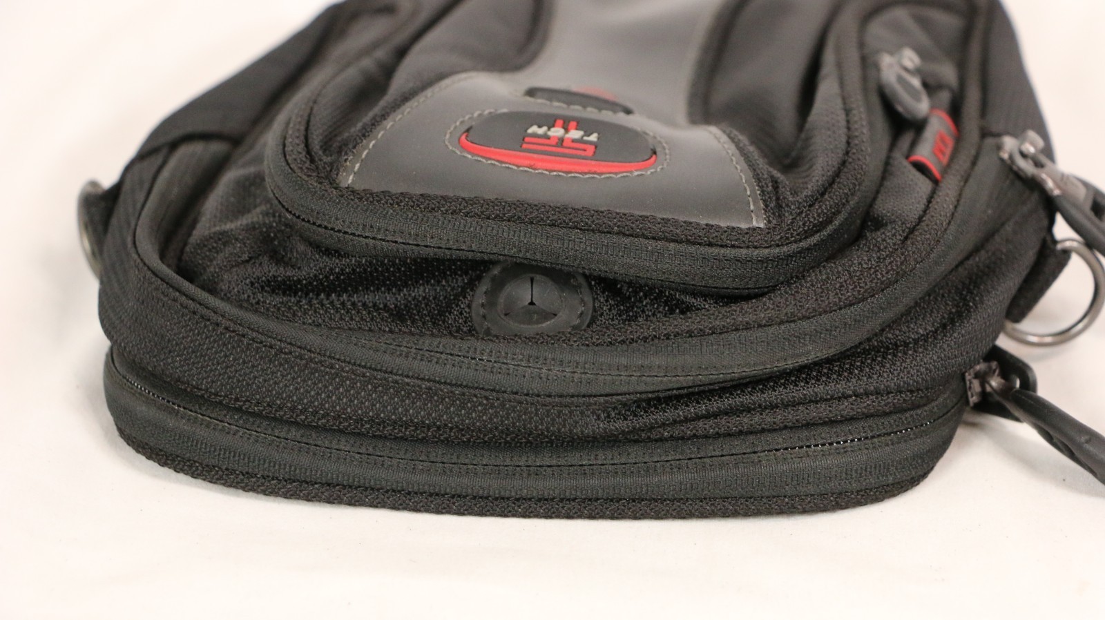 T Tech by TUMI 5580D Sling Bag Pack Business (MISSING STRAP – READ)