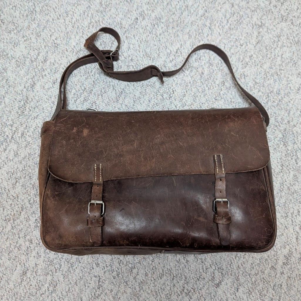 vintage J CREW messenger bag COWHIDE brown leather LAPTOP crossbody 16″ patina