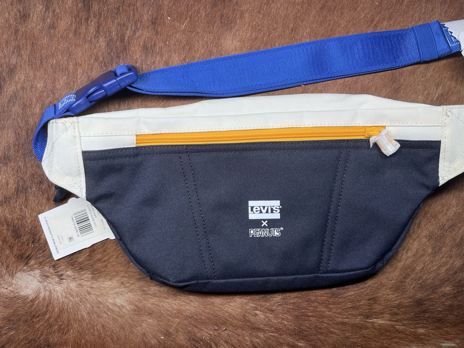 Levi’s X Peanuts Snoopy Sport 3 Pocket Retro Fanny Pack Sling Waist Bag NEW