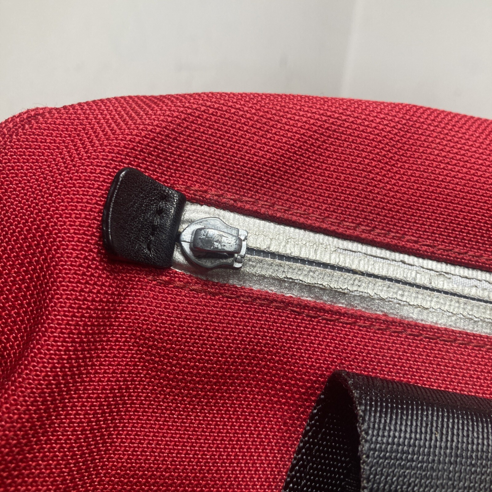 RARE! TUMI ALPHA SPORT 6645D Red Black Nylon Carry On Gym Duffle Bag READ DESCR
