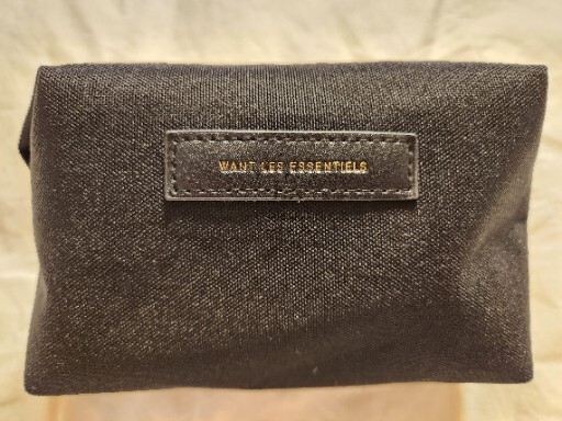 Want Les Essentials For Air Canada Toiletry Bag