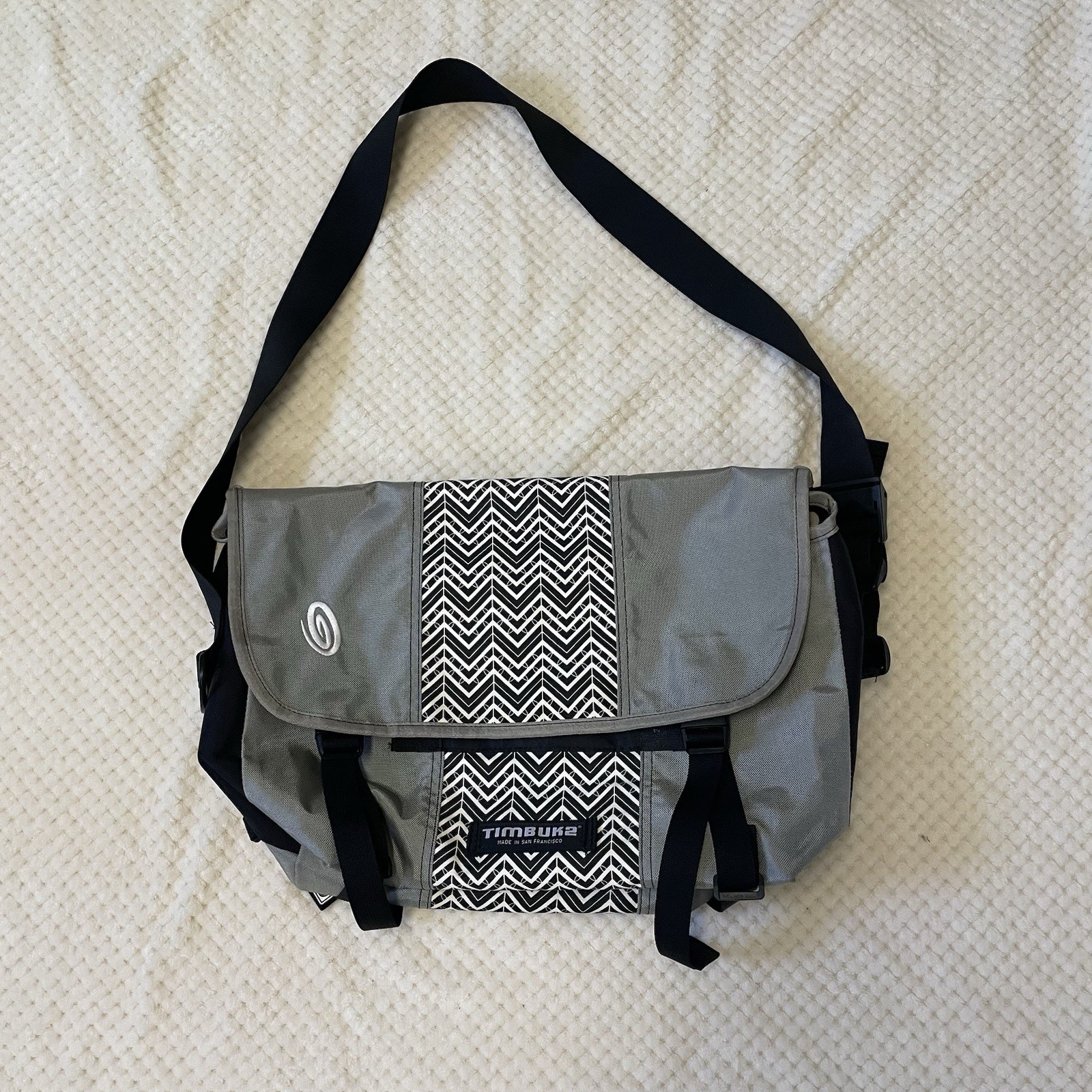 Timbuk2 Messenger Laptop Bag Grey With Chevron Print