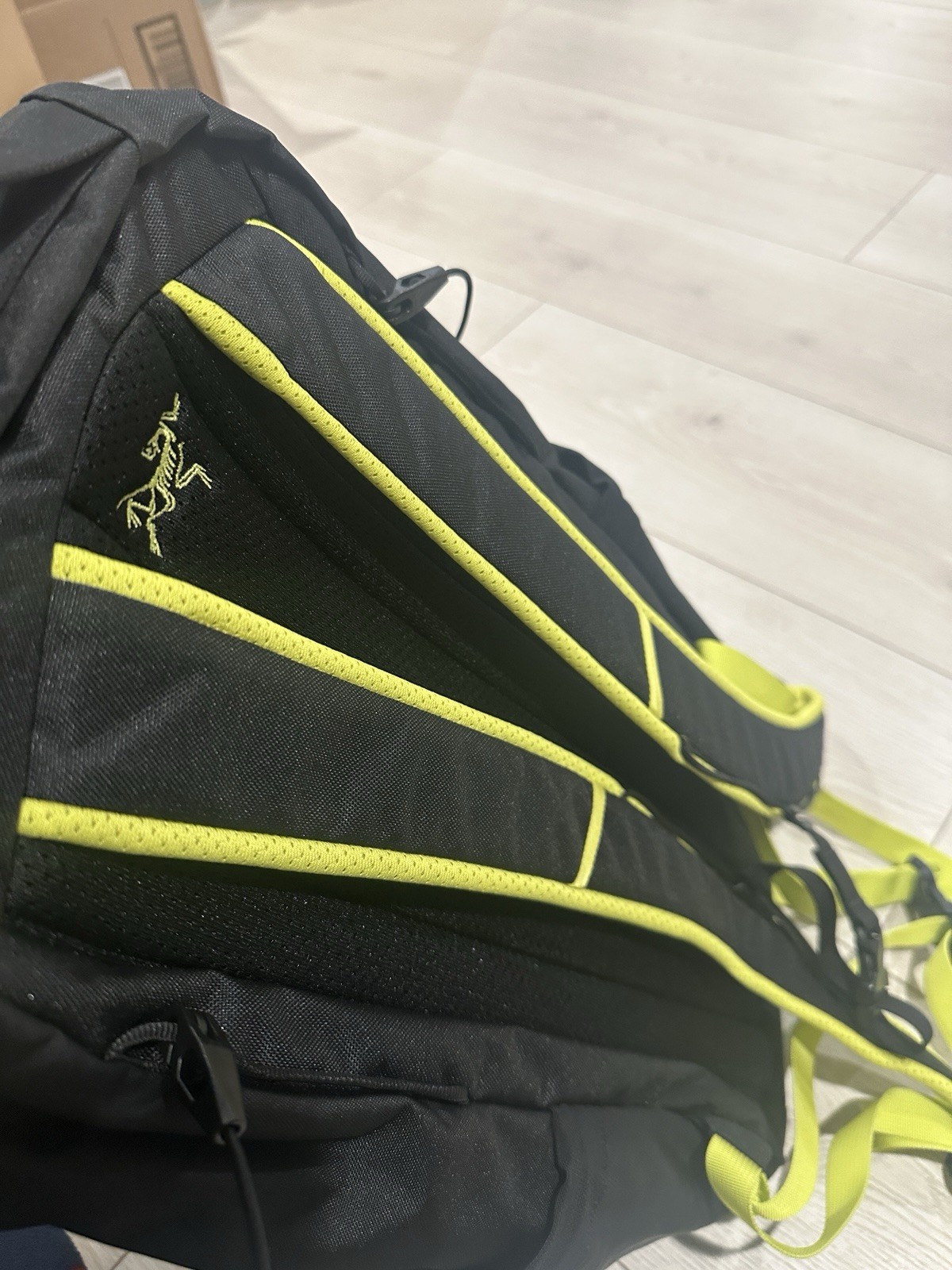 New Arc’teryx Mantis 26L Backpack Travel Hike Commute Black Euphoria
