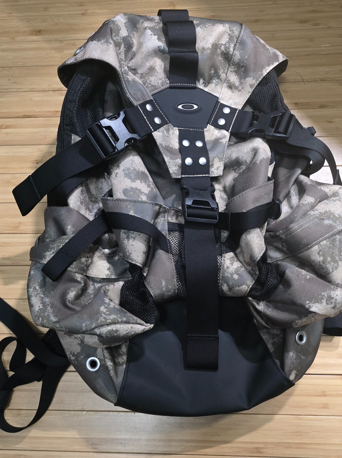 Y2K Oakley Software Icon 3.0 Tactical Backpack Camo Military Travel Hiking