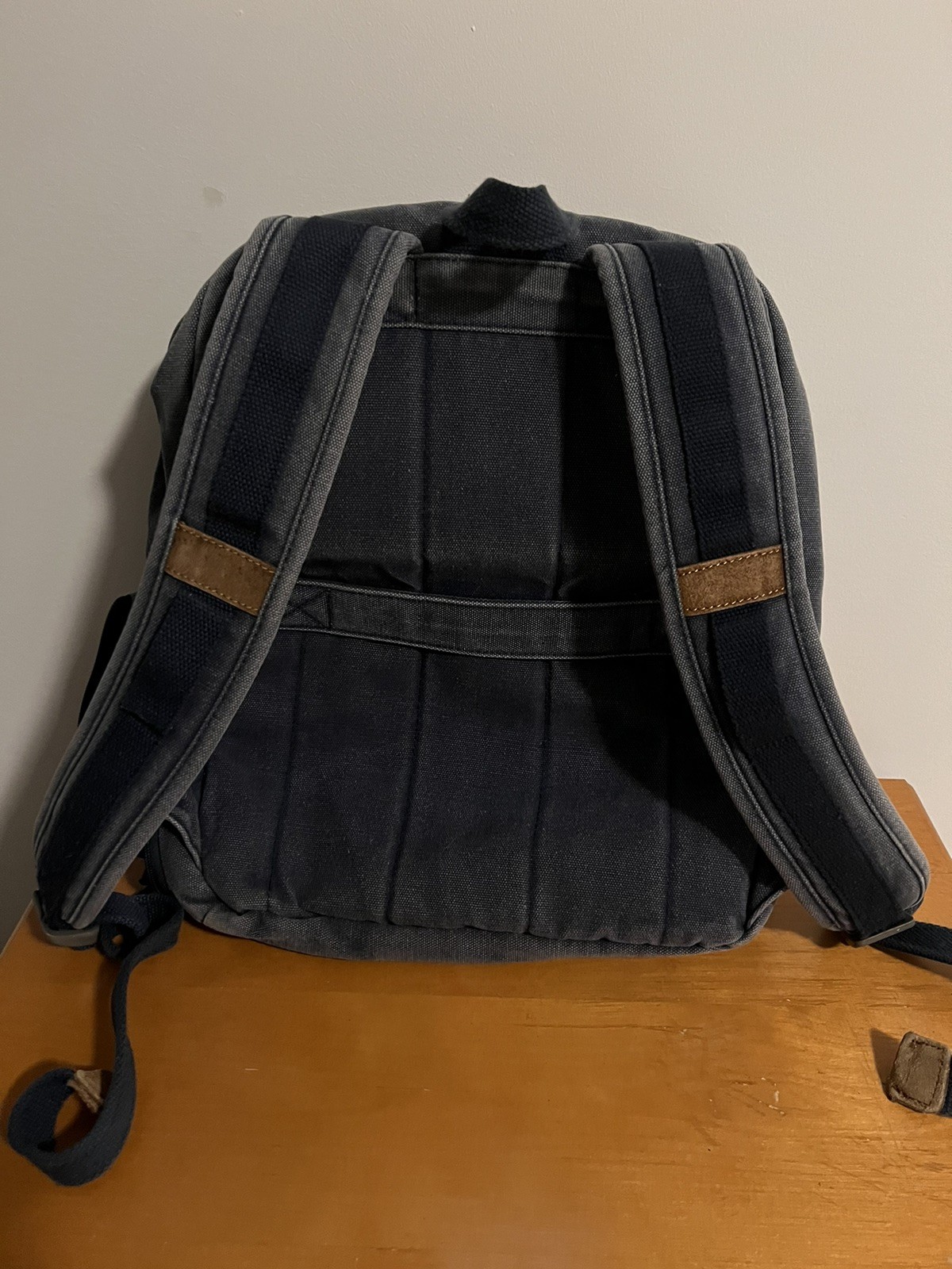 Travelon Heritage Backpack Anti-Theft Locking with RFID Card Blocking