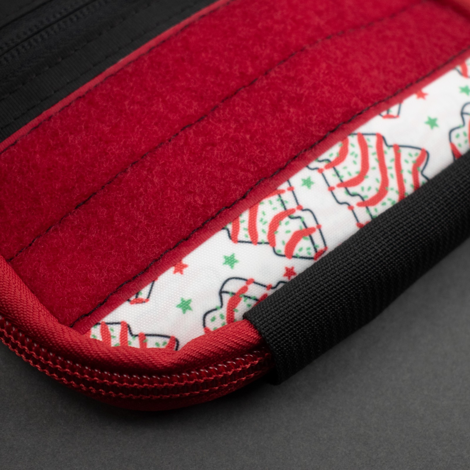 Garage Built Gear Mighty Pouch XL, Limited Edition Christmas Cakes, Red Loop GBG