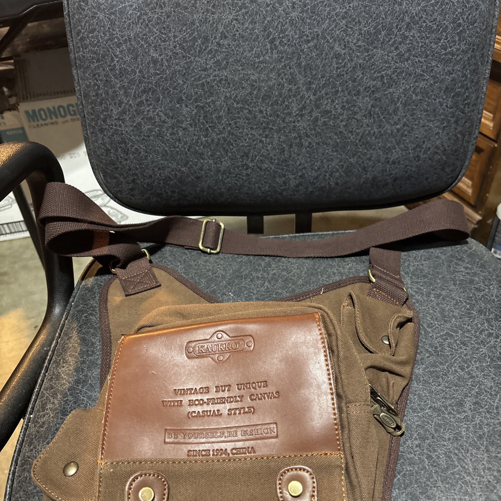 Kaukko Simple Casual Message Bag Daily Life Western U.S. Cattle Subpackages