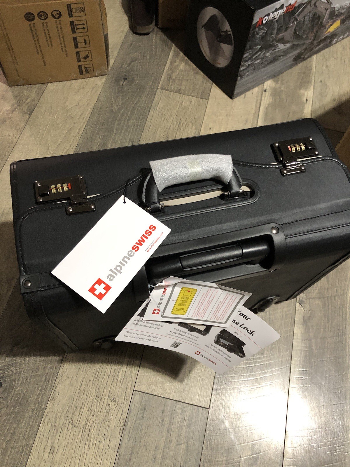 Wheeled Briefcase Rolling Sales Sample Pilot Lawyer Attache AlpineSwiss 19″
