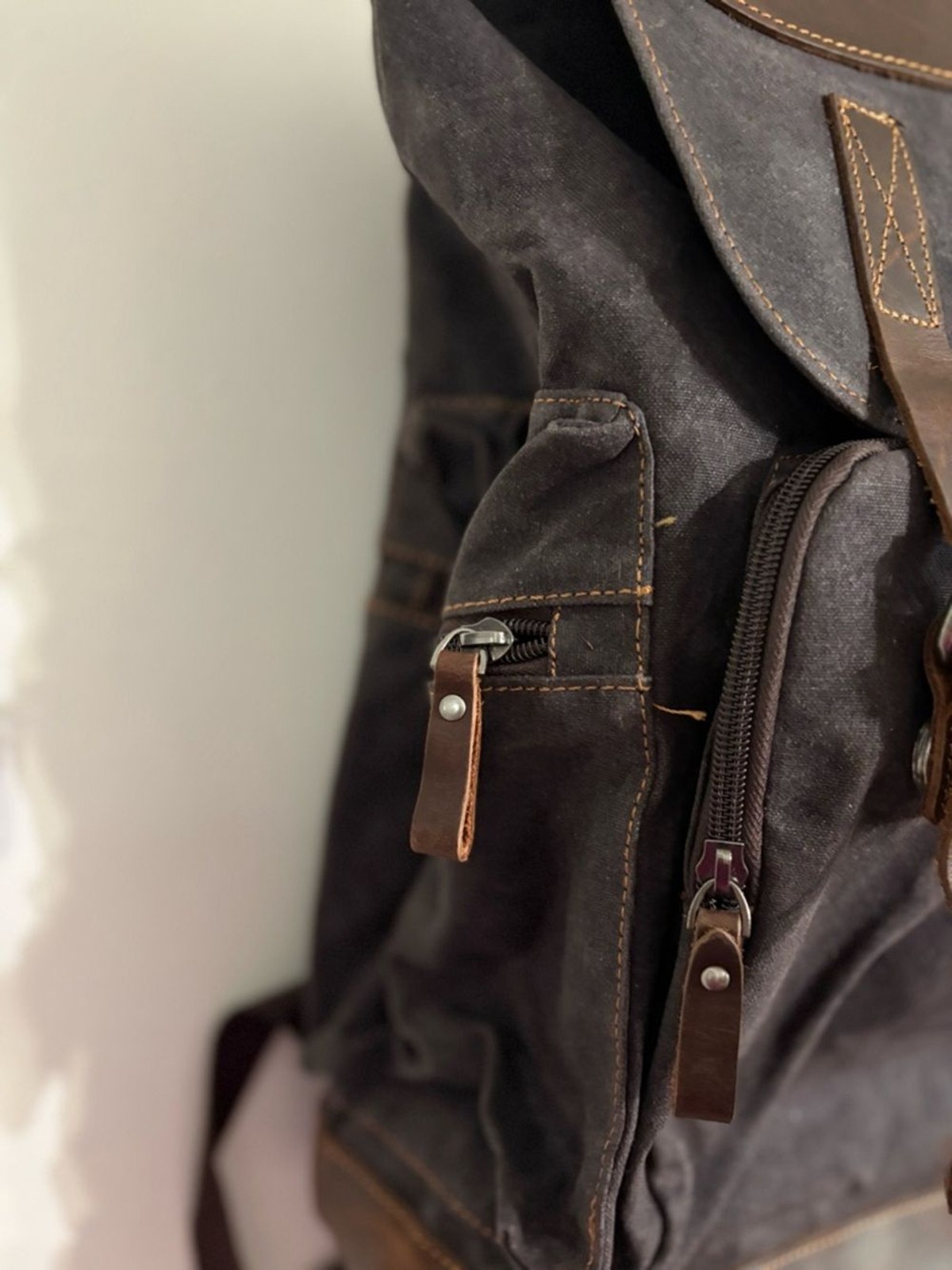 Vintage-Style Brown Canvas & Leather Men’s Backpack