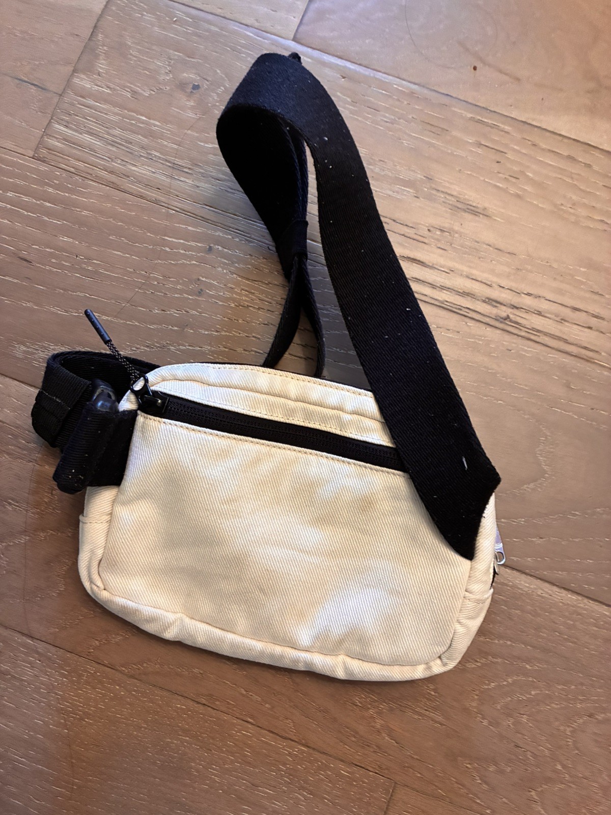 Lululemon Belt Bag & Fanny Pack White w/Black Adjustable Strap Zipper Unisex
