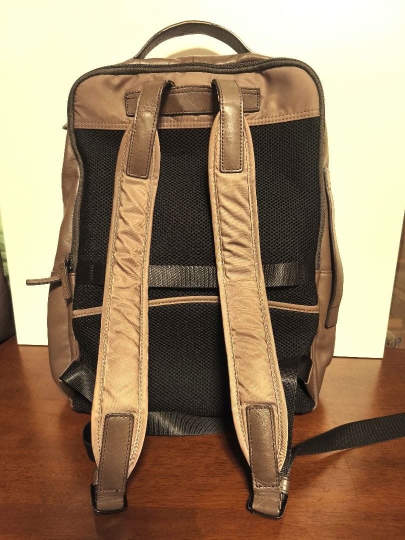 Ultima Tokyo Brown Bag Bag