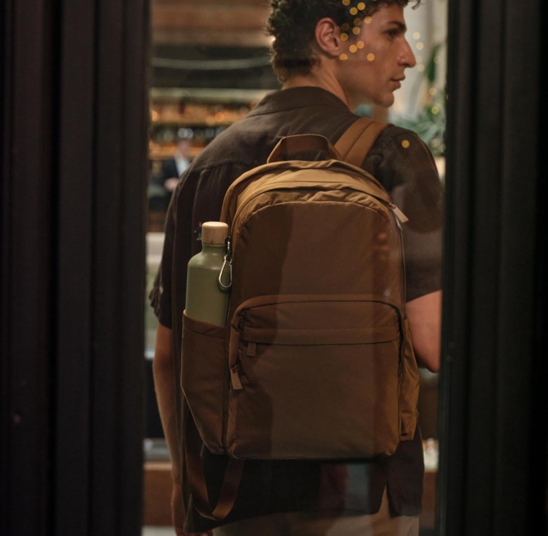 Away Featherlight Large Backpack for Travel & Work – Amazon Brown – Lightweight