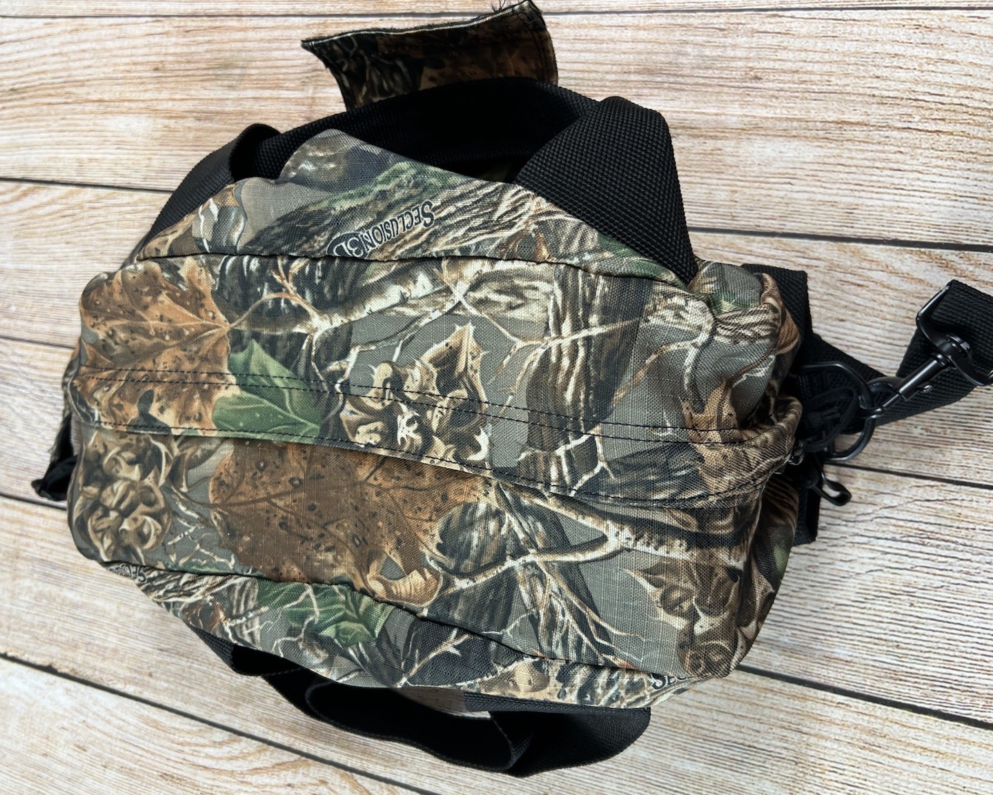 Cabela’s Seclusion 3D Camo Duffel Carry Bag Outdoors Hunting