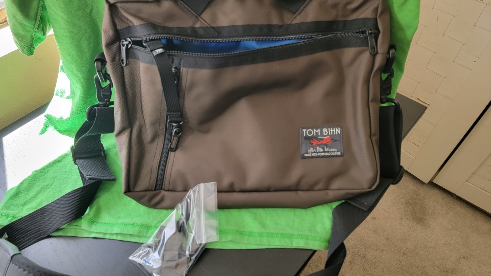 Tom Bihn Daylight Briefcase Ursa Brown NEW With NEW Absolute Strap