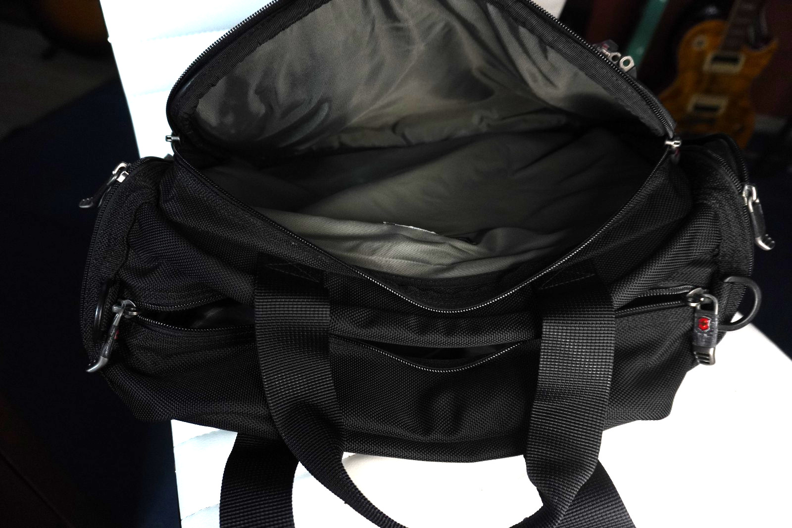 Victorinx Carry Bag 2 Compartment, 2 Side Pockets and Plenty of Interior Space