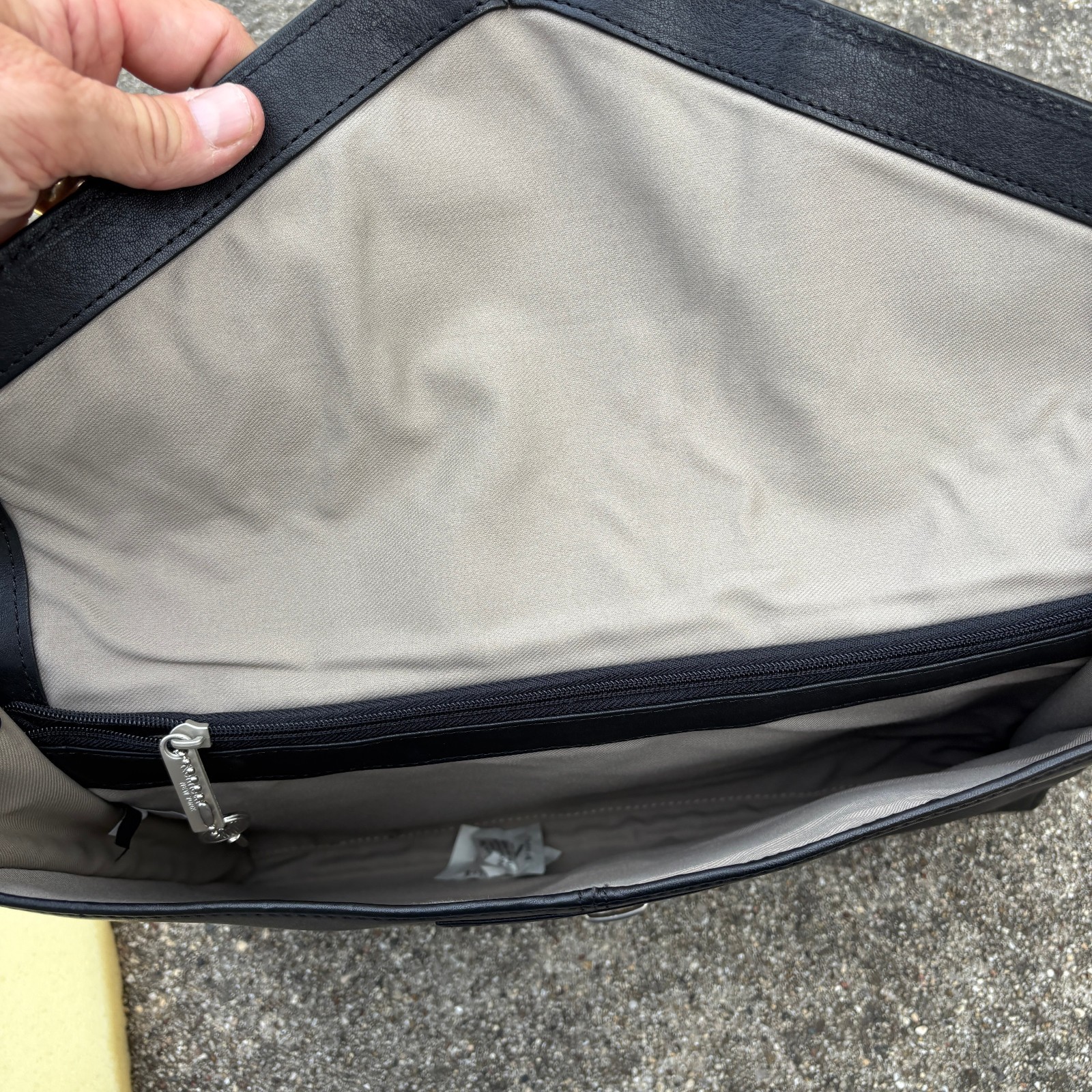 Kenneth Cole Leather Portfolio w. Lock Inside & Outside Zippered Pockets NWT