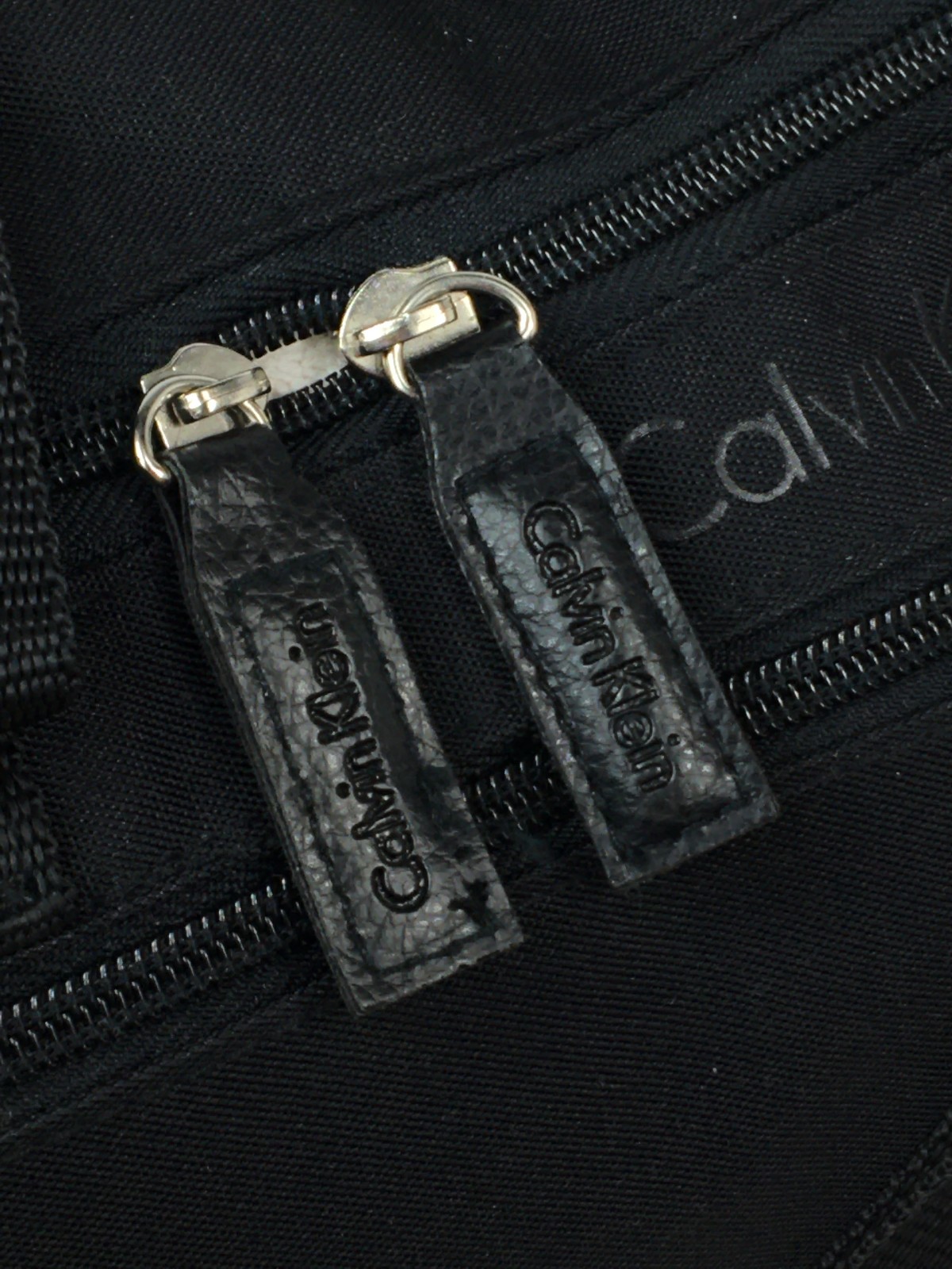 Calvin Klein Black Duffel Bag Carry On Overnight Shoulder Strap 18” Gym Luggage