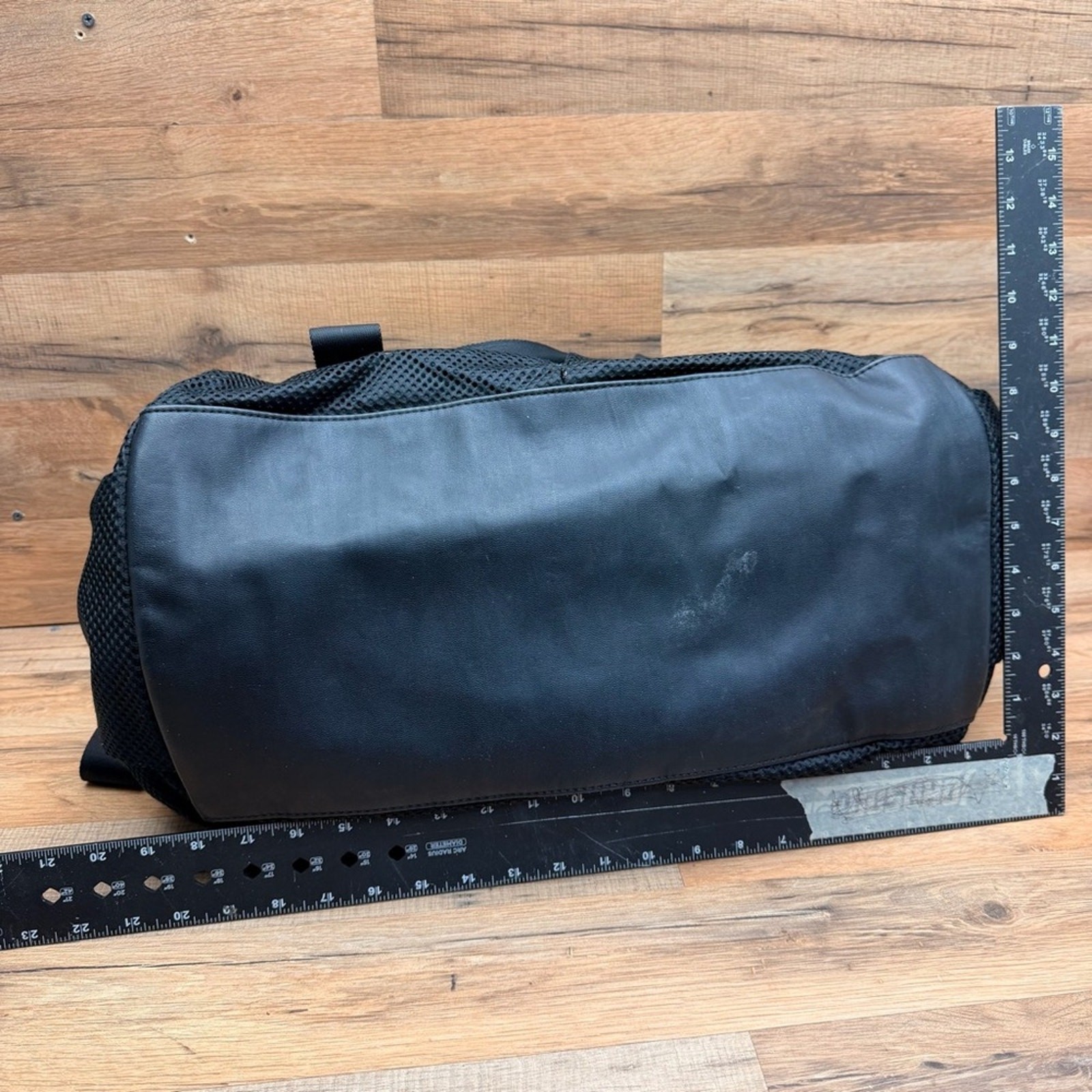 Lululemon Womens Zipper Closure Silver Tone Duffel Shoulder Handbag Black