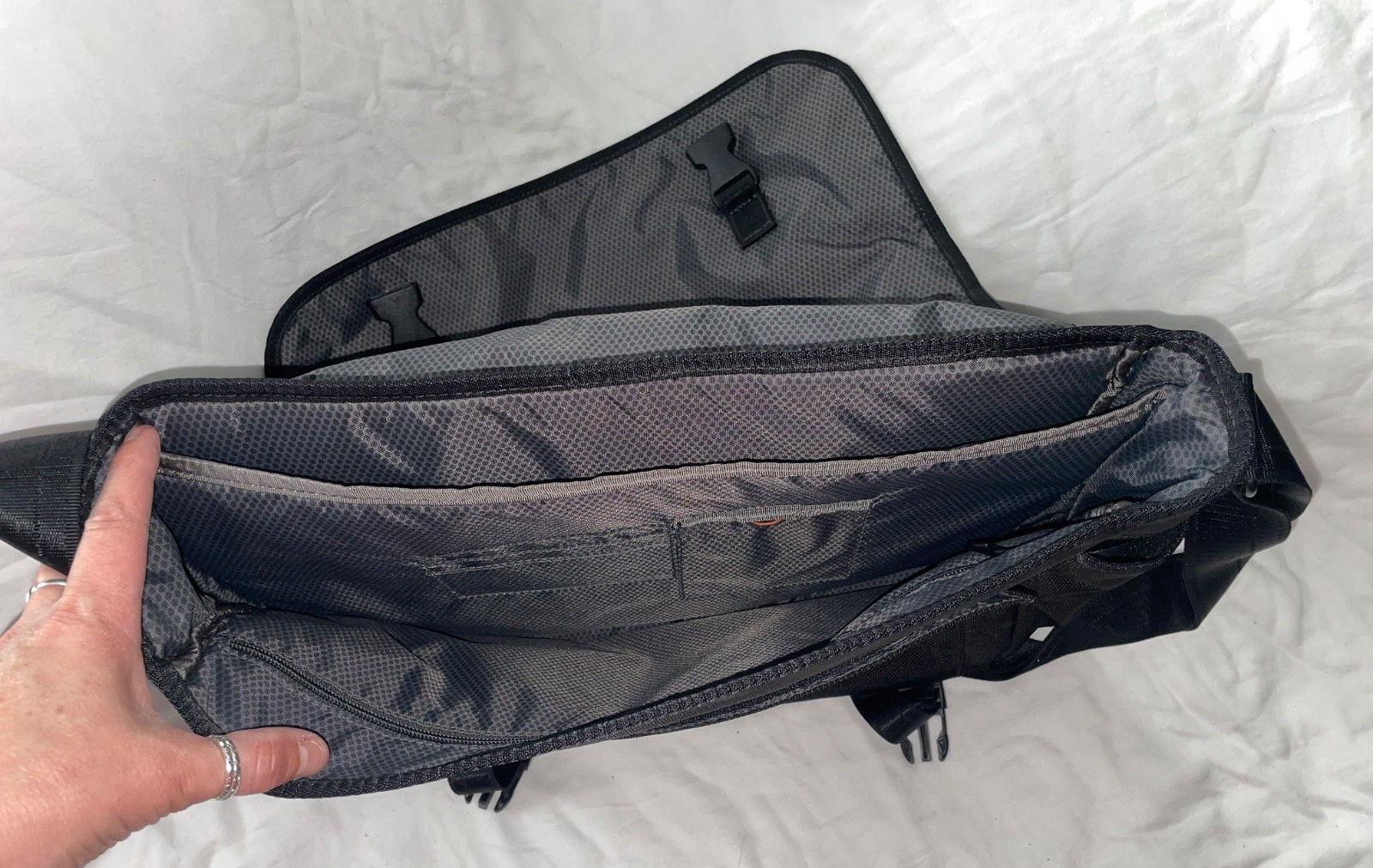 TUMI T-TECH Black Nylon Laptop Messenger Courier Bag-67970D-Near Mint