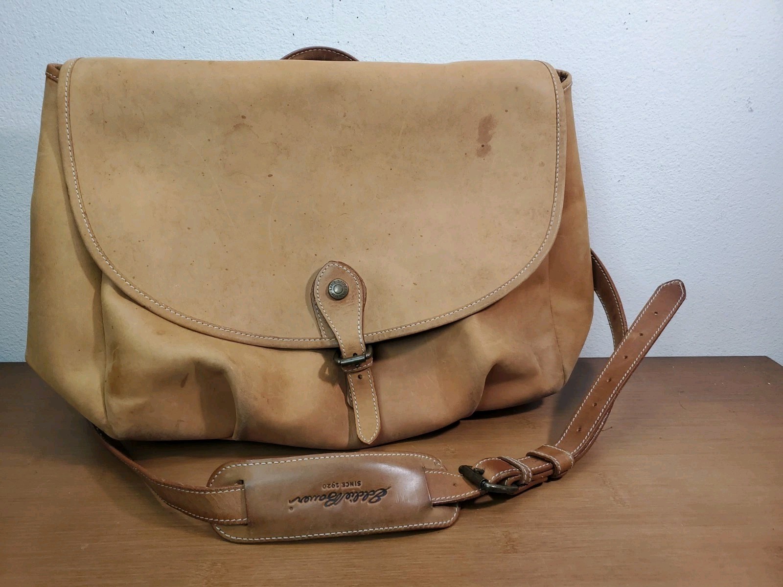 EDDIE BAUER Mens Thick Saddle Leather Tote Briefcase Messenger Bag Mailbag USA
