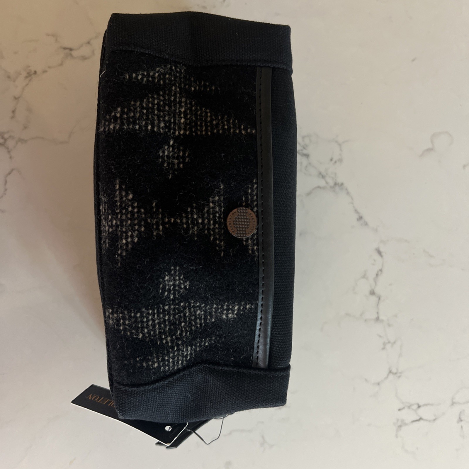 Pendleton Rock Point Travel Pouch Bag 9x4x4 Black White Woven Box Bag NEW