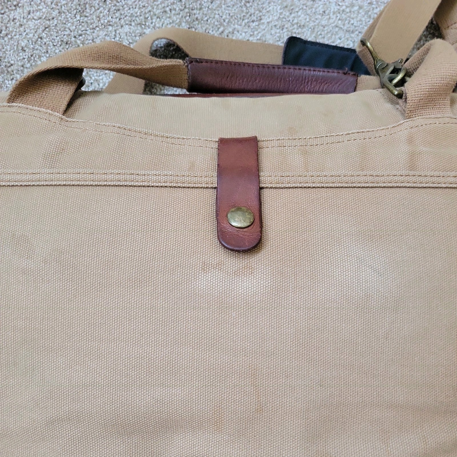 Duluth Trading Co Men’s Rugged Canvas & Leather Duffle style Bag Lots of Pockets