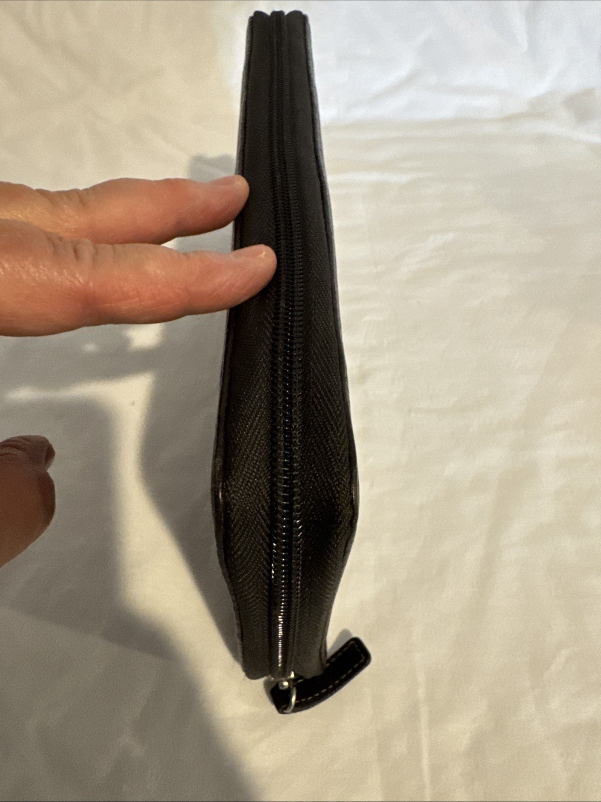 Levenger Zip-Around Black Premium Pebbled Leather Wallet Organizer Quality Lux