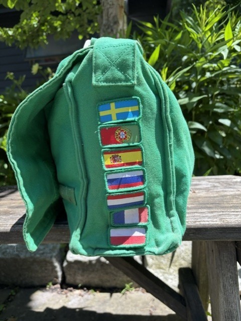 Vintage Green Soccer Bag with movable Flags – World Cup!