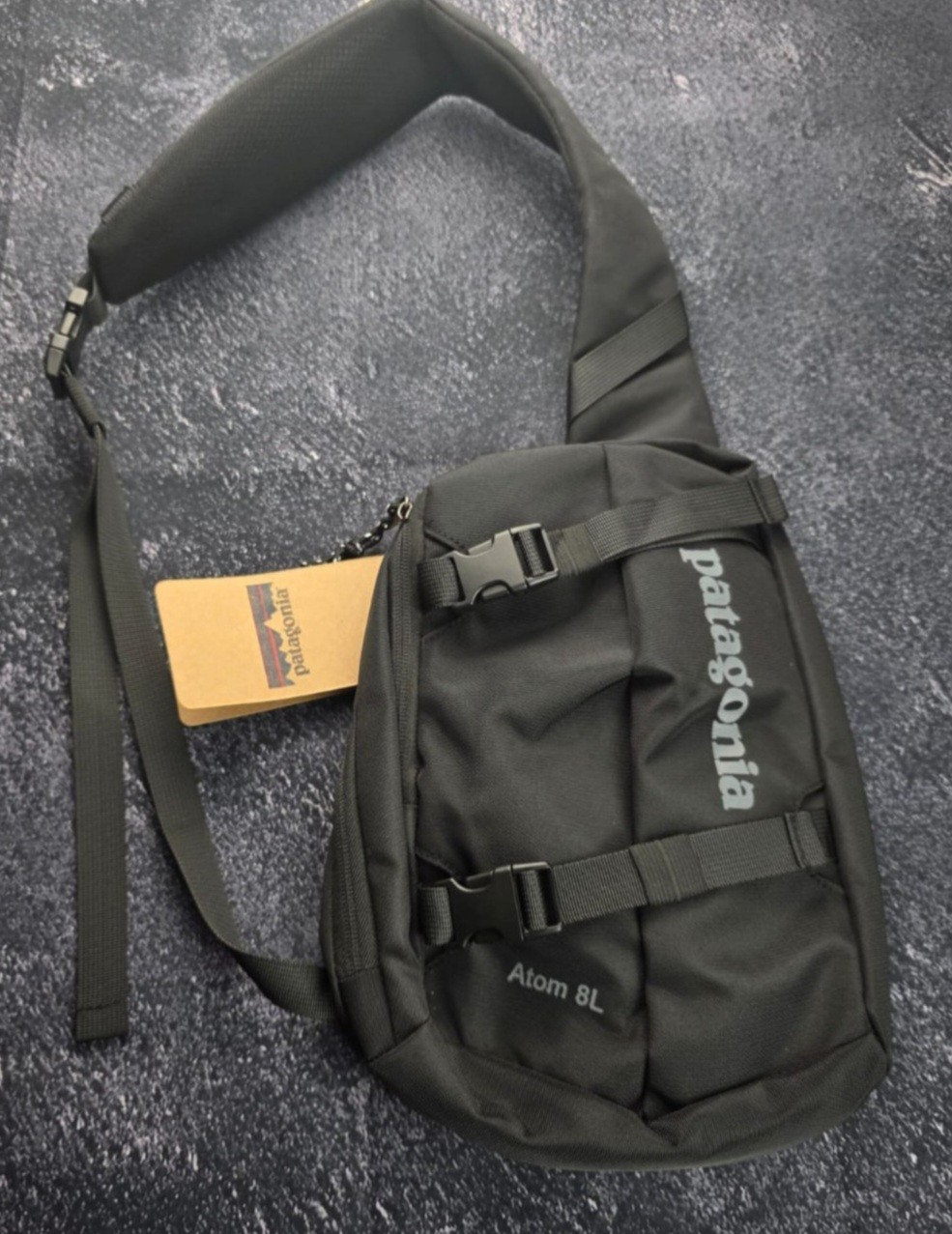 Patagonia Atom Sling 8L Umhängetasche Rucksack Schwarz NEU mit Etikett