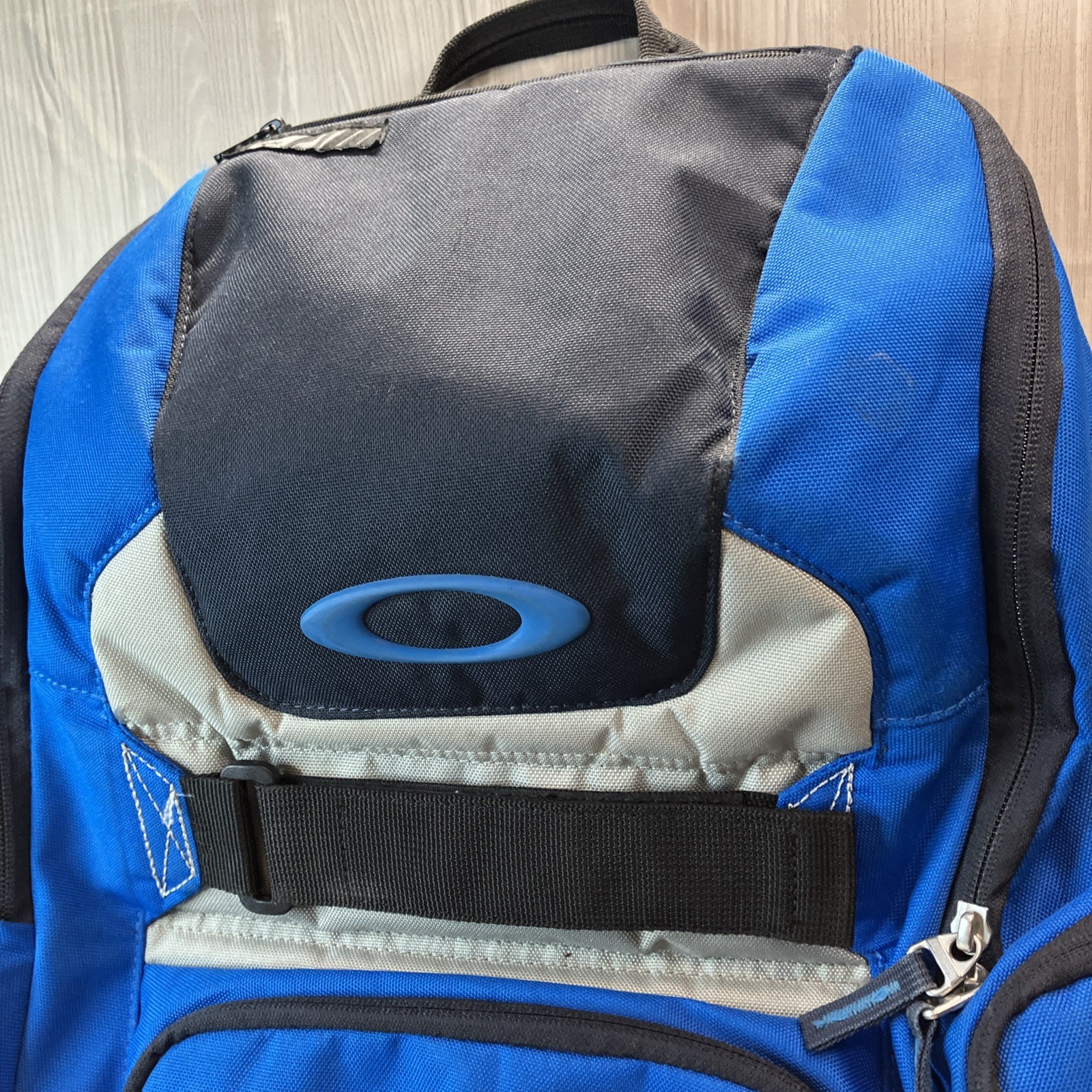 Oakley Y2K Backpack FA15 Large Cushion Pocket Laptop 19x14x6 USA Blue NICE!