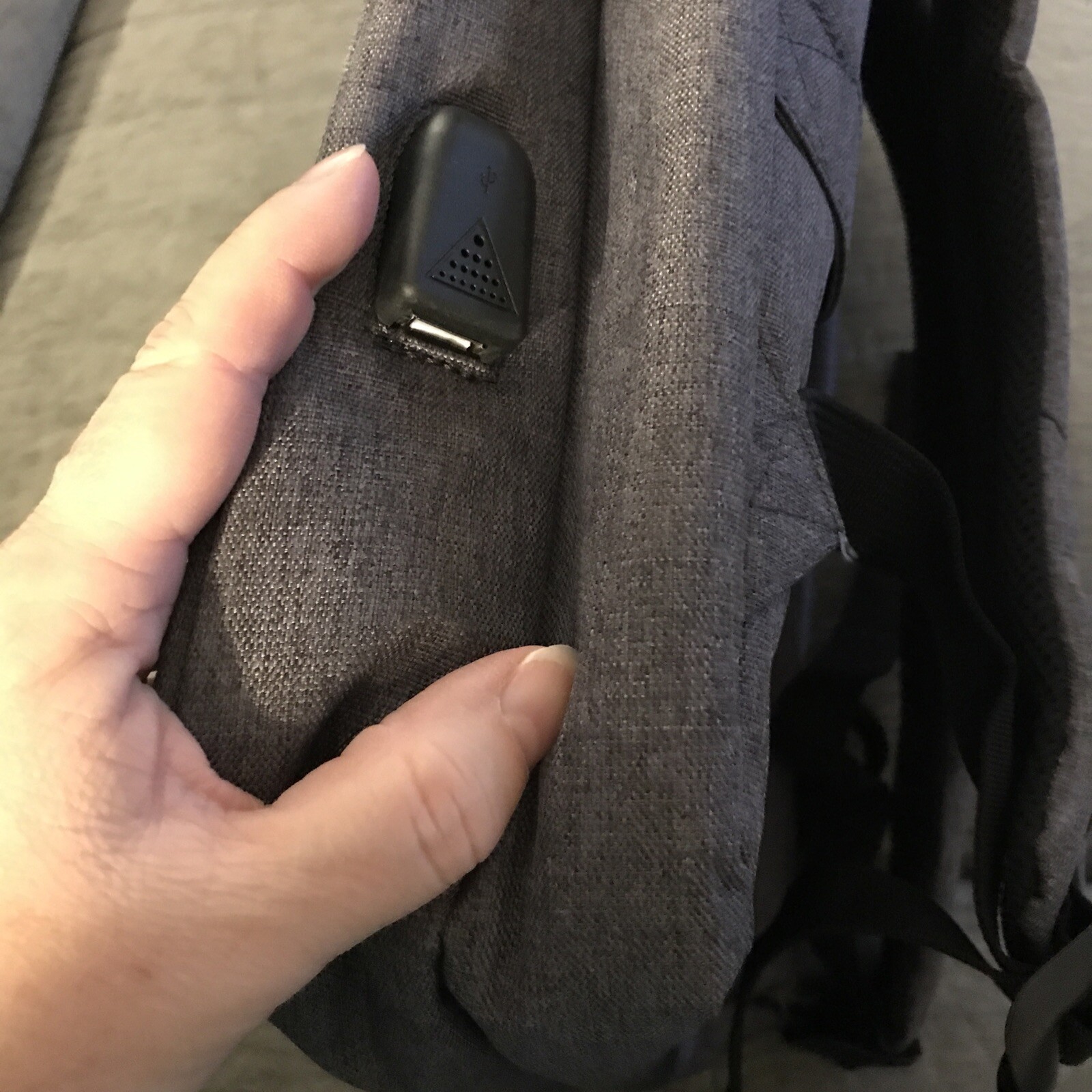 NEW KROSER Laptop Backpack Large Fits up to 15 Inch Laptop Grey USB Cord mp
